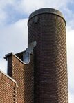 Detail van de andere hoek aan de Spilsluizen.
<br/>
Marcel Westhoff, 2016-08-01